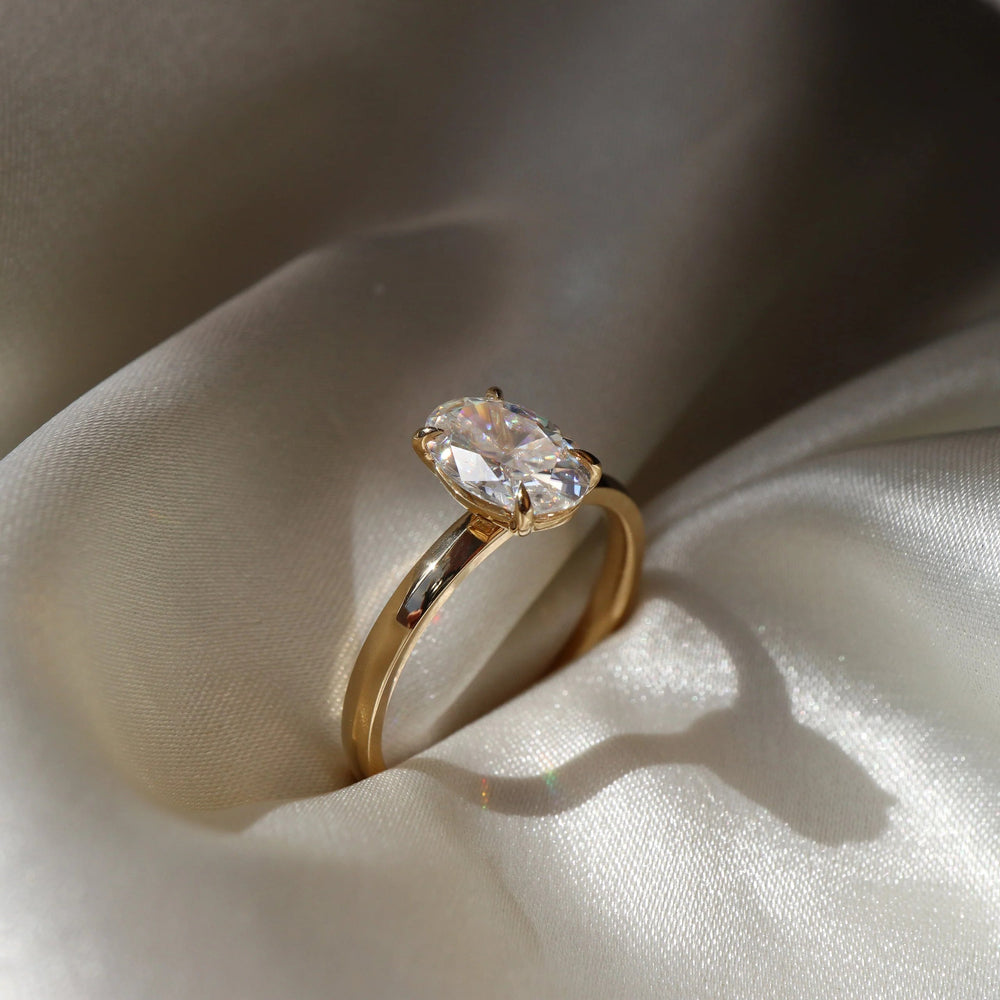 Oval Cut Labgrown Engagement Ring
