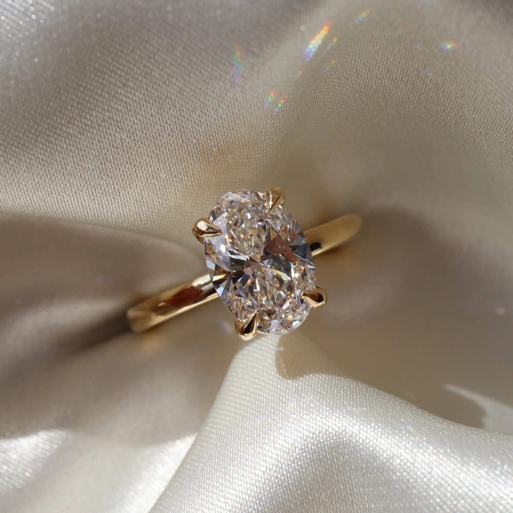 Oval Cut Labgrown Engagement Ring