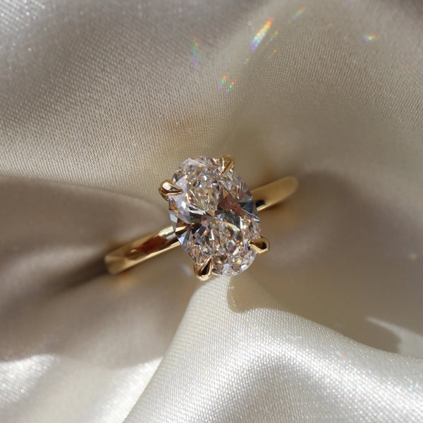 Oval Cut Labgrown Engagement Ring