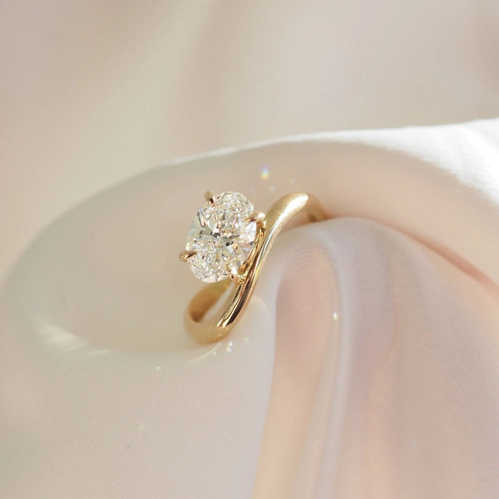 Oval Cut Labgrown Engagement Ring