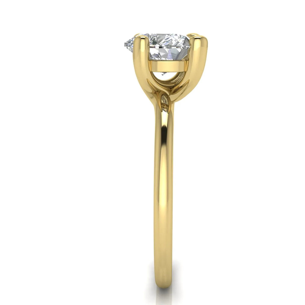 Romantic Solitaire Ring with Classic Setting