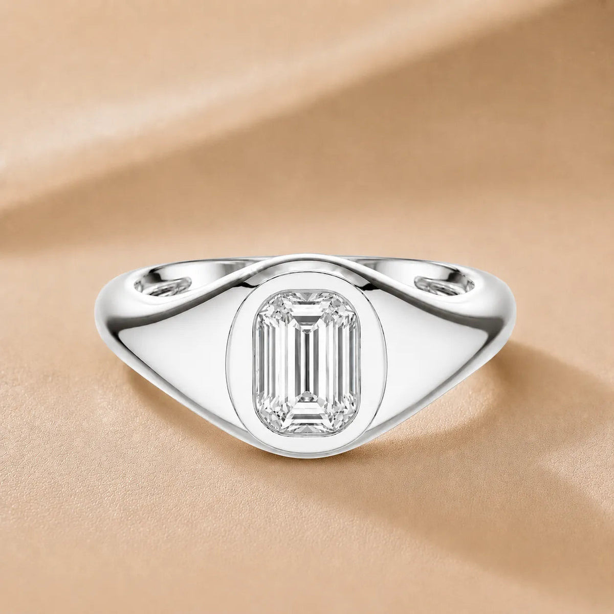 The Modern Heirloom Ring – Emerald (925 Sterling Silver)