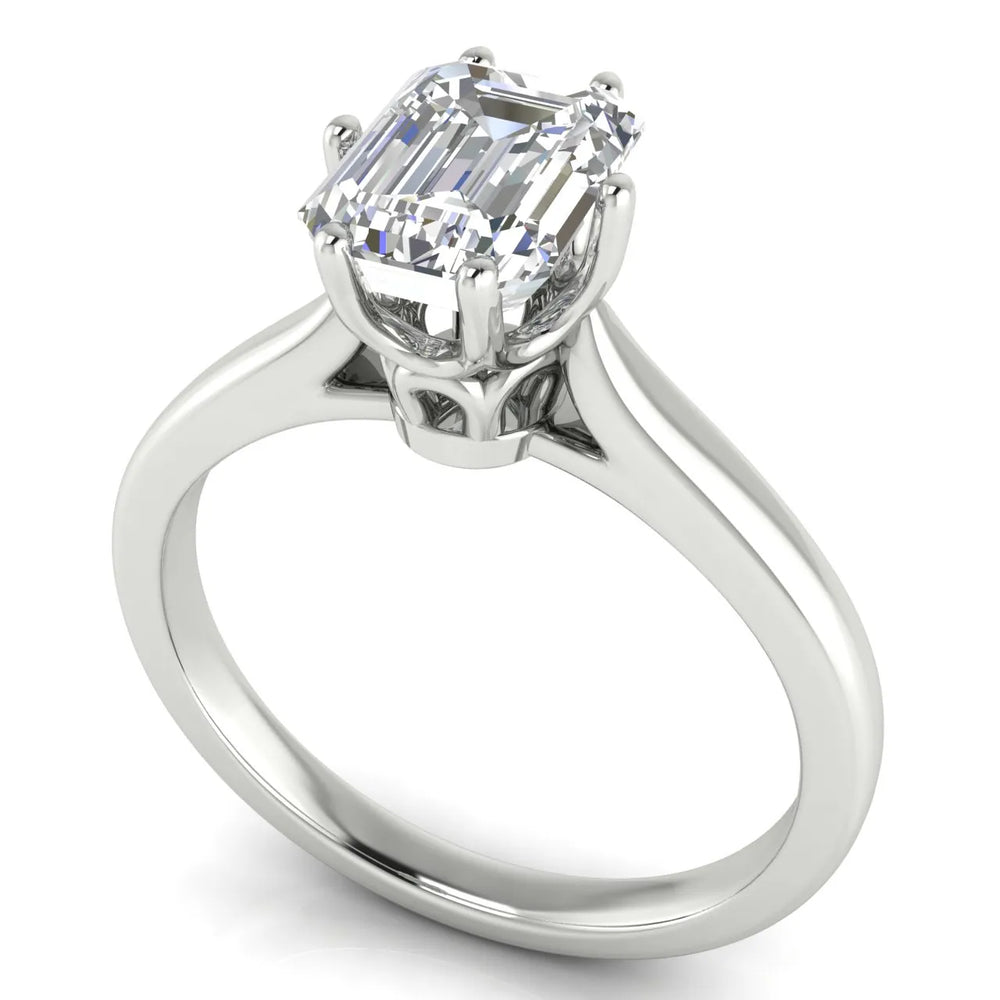 Romantic Solitaire Ring with Timeless Design