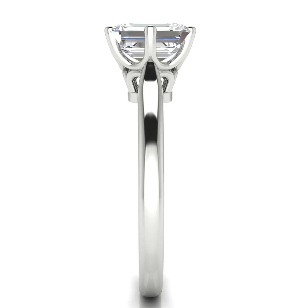 Romantic Solitaire Ring with Timeless Design