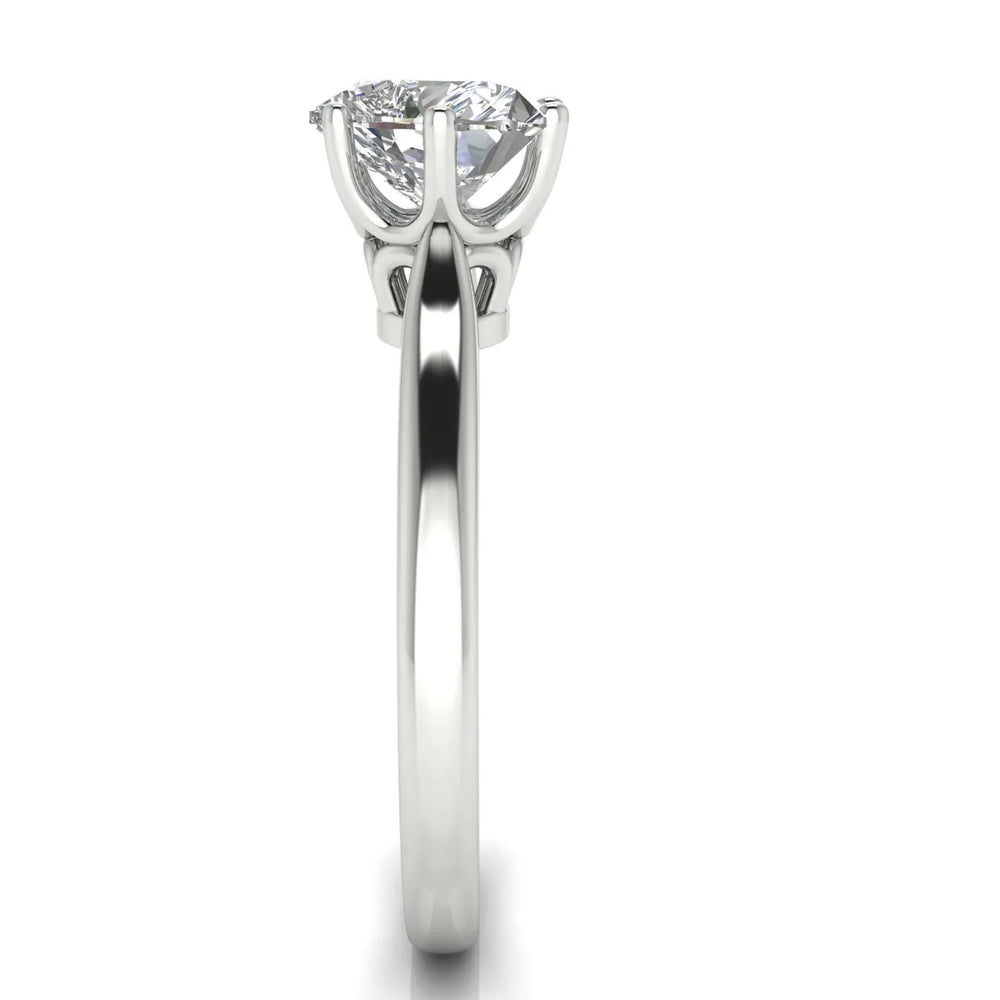 Romantic Solitaire Ring with Timeless Design