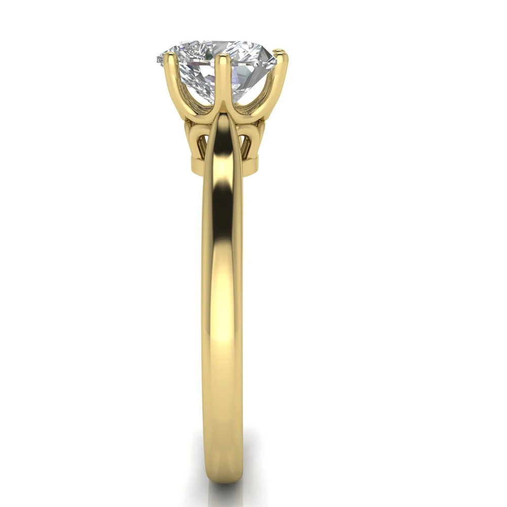 Romantic Solitaire Ring with Timeless Design