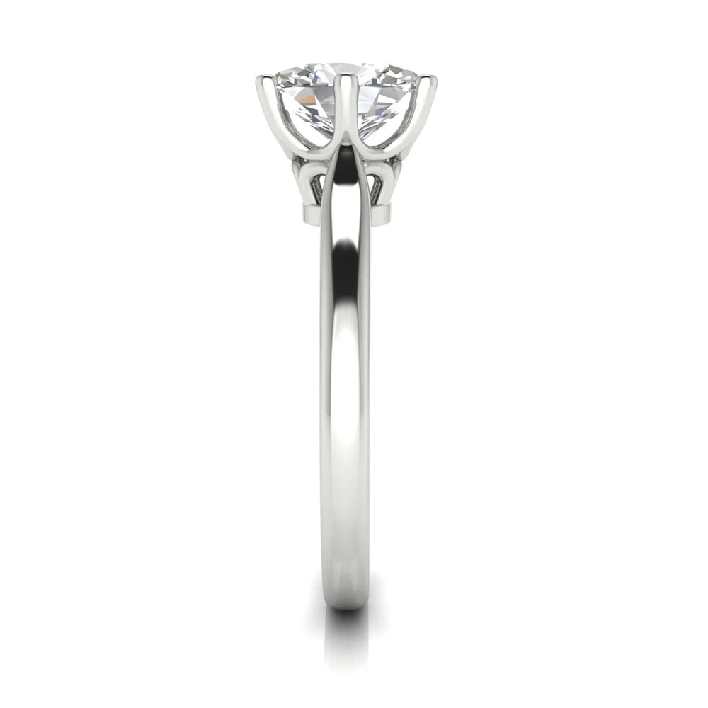 Romantic Solitaire Ring with Timeless Design