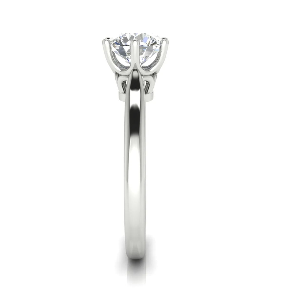 Romantic Solitaire Ring with Timeless Design